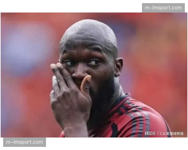 卢卡库重返那不勒斯遭孔蒂不原谅，夏窗清洗买断霍伊伦成焦点